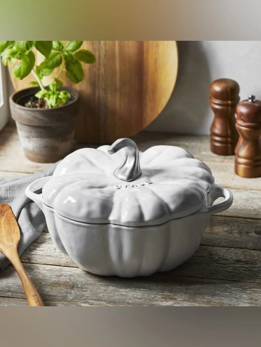 STAUB ❤️CAST IRON 3.5 qt, Pumpkin With Stainless Steel Knob, Pure-white NIB